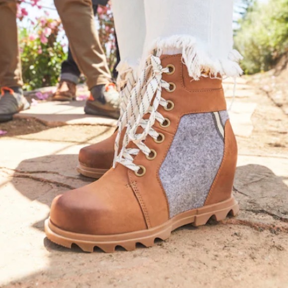 SOREL Joan if Arctic Lexie Wedge Snow Boot size 7.5